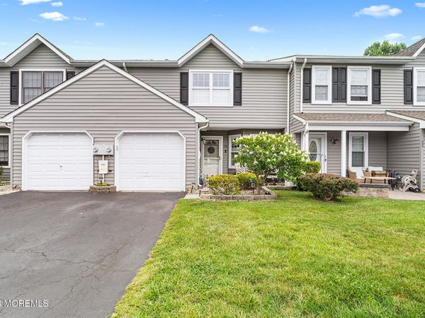 20 Harbor Circle, Freehold, NJ 07728