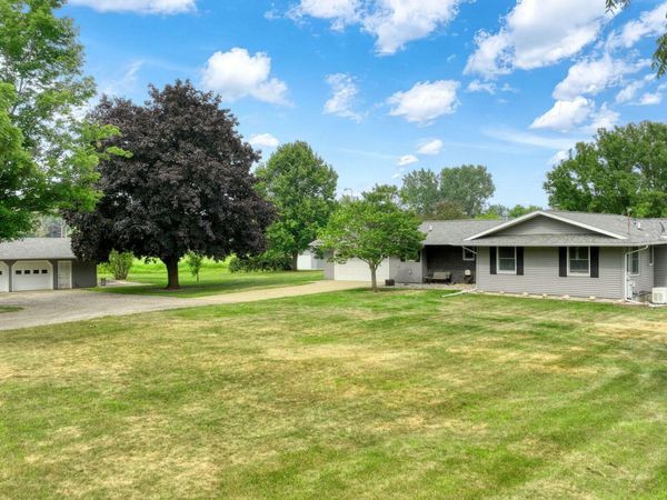 755 S Smith Road, Eaton Rapids, MI 48827