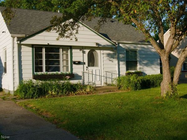 15731 Mina Avenue , Cleveland, OH 44135