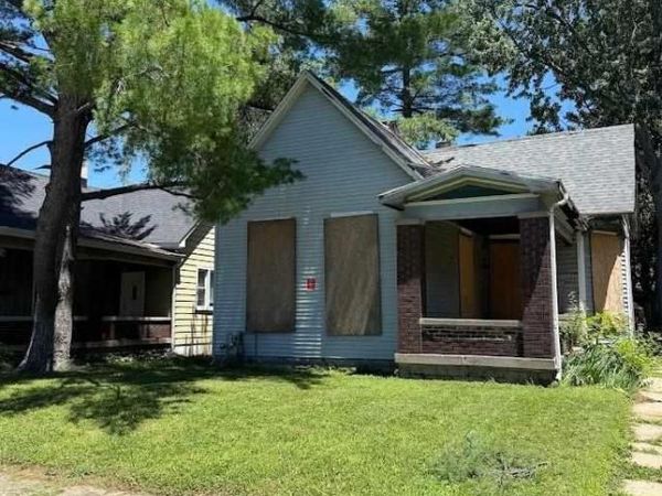 1833 N 9th Street, Terre Haute, IN 47804