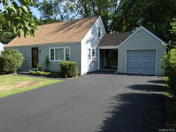 28 Hilltop Drive , New Windsor, NY 12553