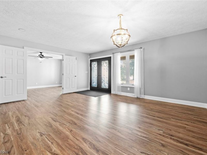 2109 E Pleasant Valley Road, Seven Hills, OH 44131 Photo 5