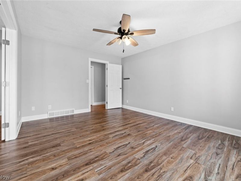 2109 E Pleasant Valley Road, Seven Hills, OH 44131 Photo 7