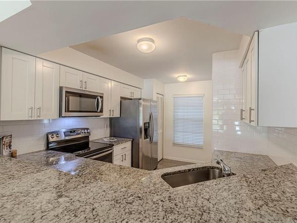 9600 Victoria LN, Unit 108, NAPLES, FL 34109