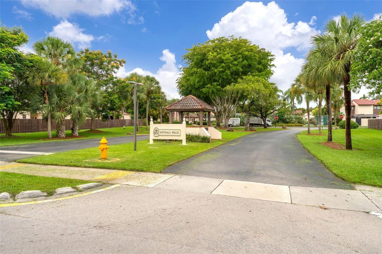 14932 SW 89th St , Miami, FL 33196 Photo