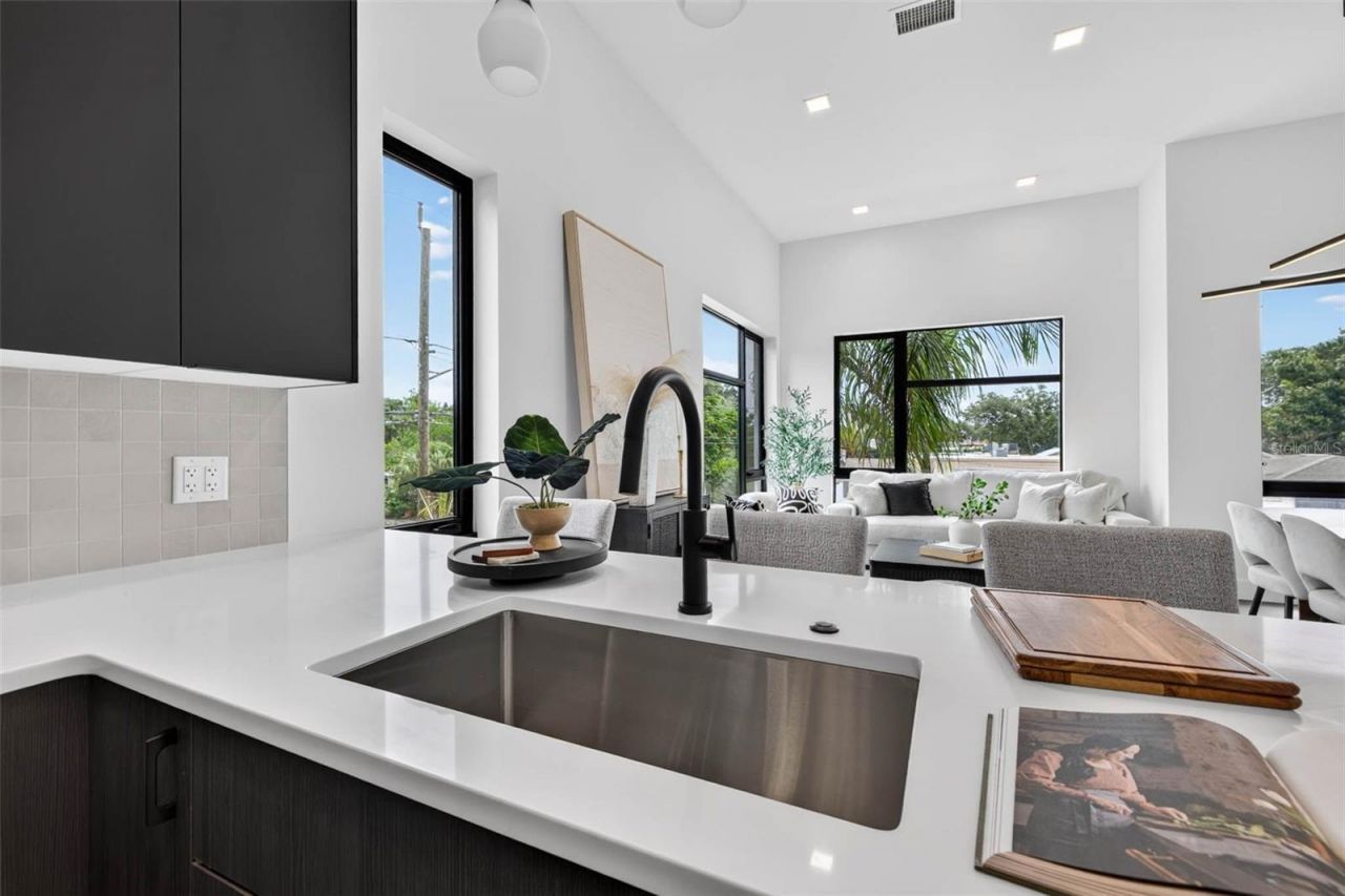 108 36th Street N, Saint Petersburg, FL 33713 Photo