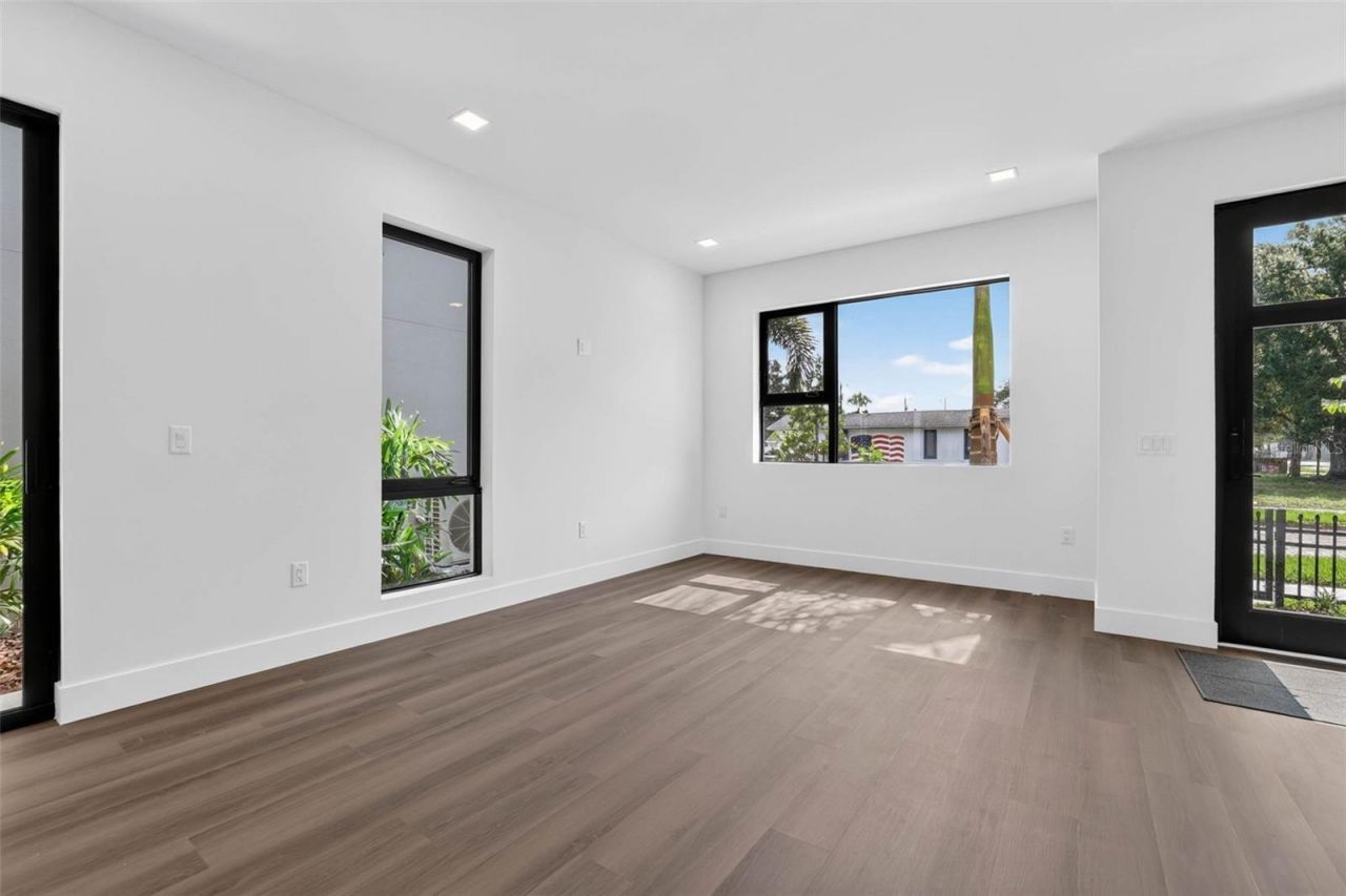100 36th Street N, Saint Petersburg, FL 33713 Photo
