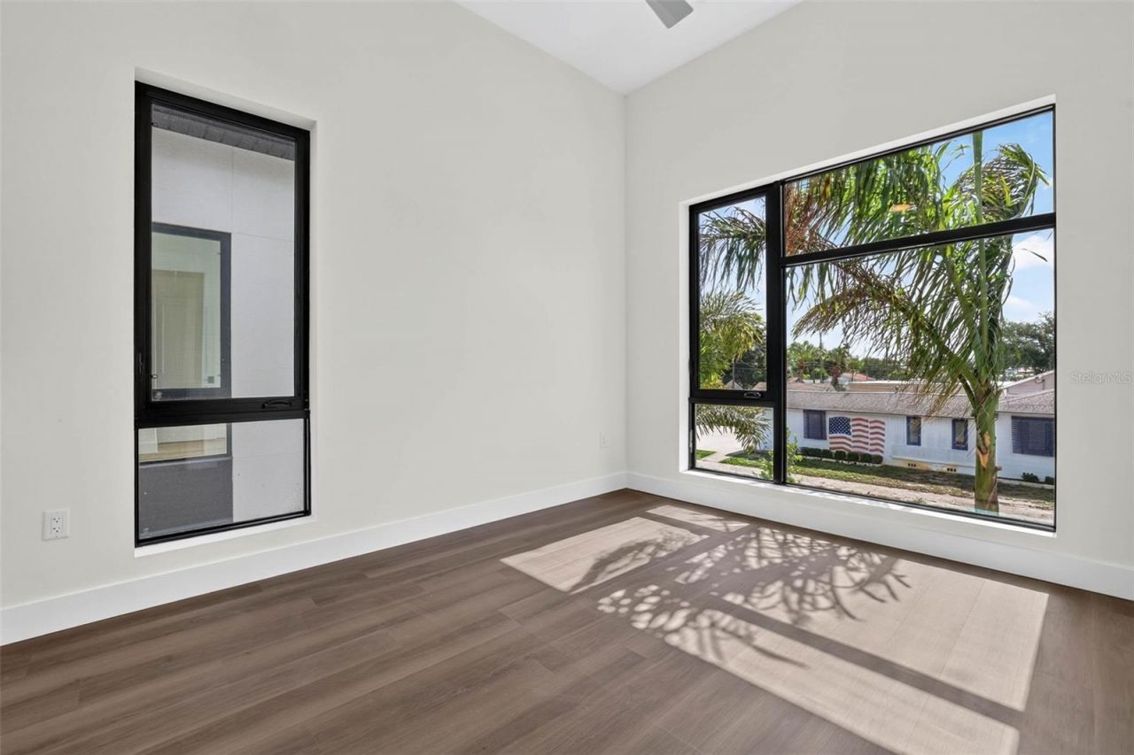 100 36th Street N, Saint Petersburg, FL 33713 Photo