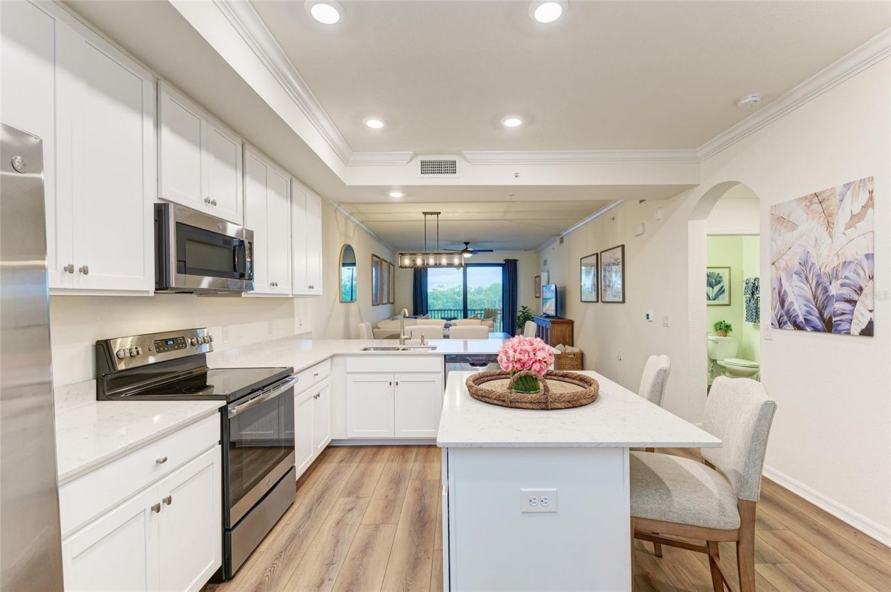 17520 Gawthrop Drive, Unit 304, Bradenton, FL 34211 Photo