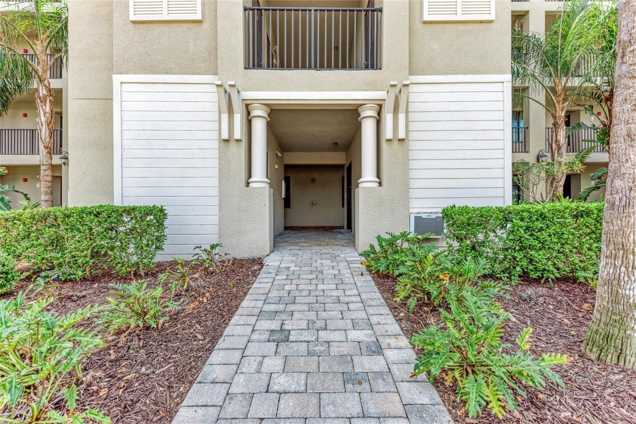 17520 Gawthrop Drive, Unit 304, Bradenton, FL 34211 Photo
