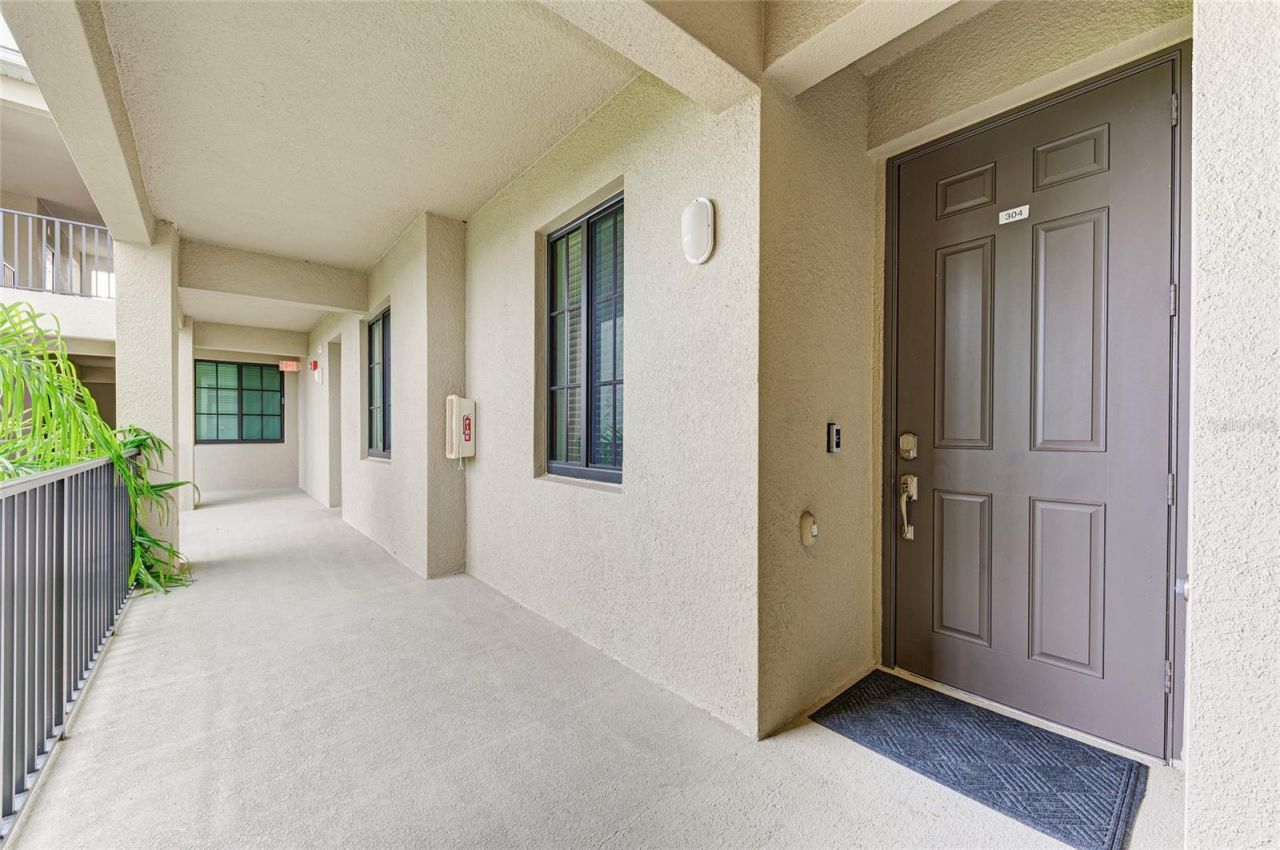 17520 Gawthrop Drive, Unit 304, Bradenton, FL 34211 Photo