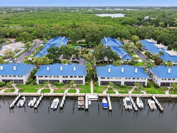 1683 WATERMARK CIRCLE NE, ST PETERSBURG, FL 33702