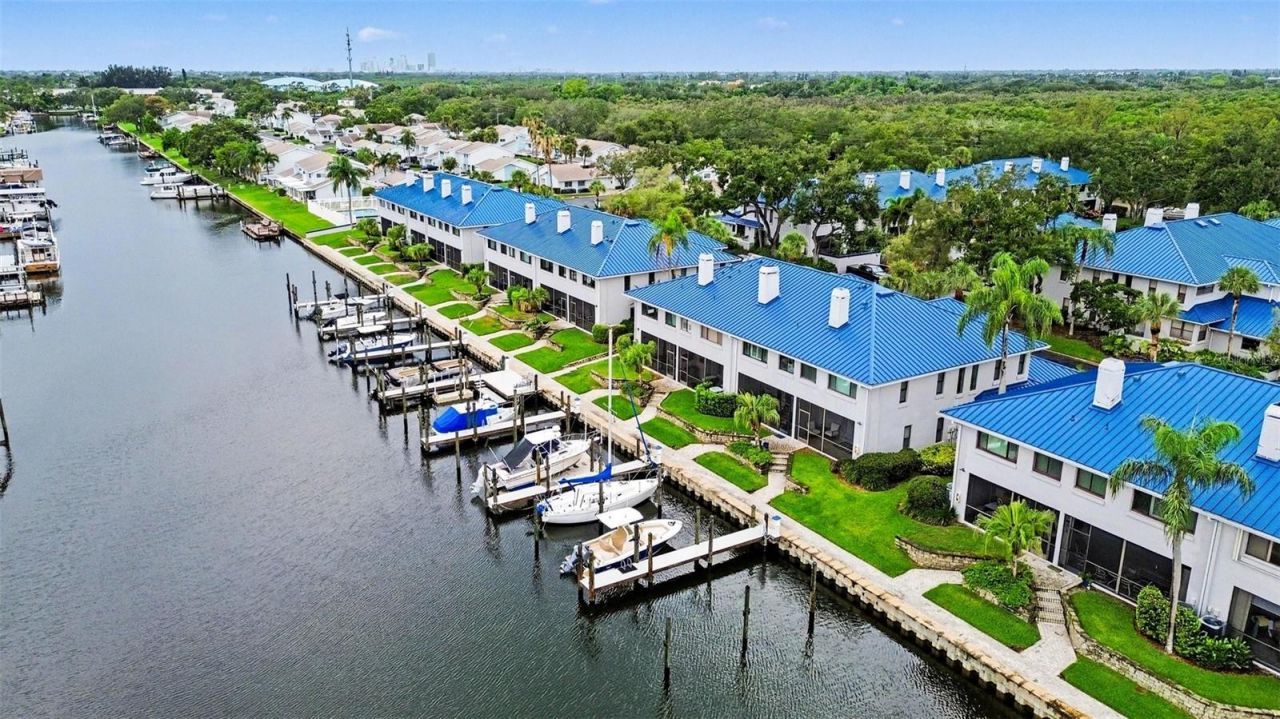1683 Watermark Circle Ne, Saint Petersburg, FL 33702 Photo