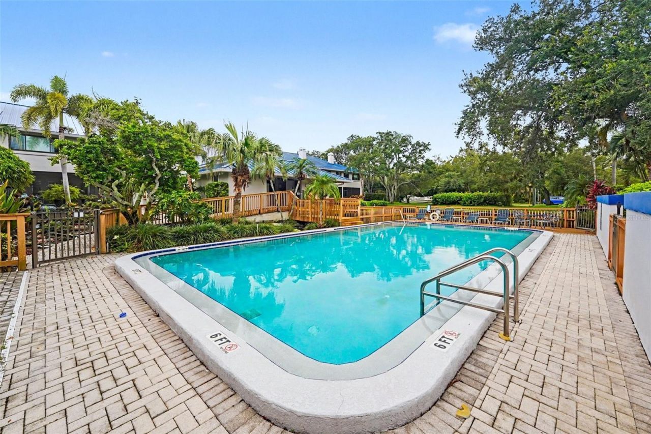1683 Watermark Circle Ne, Saint Petersburg, FL 33702 Photo