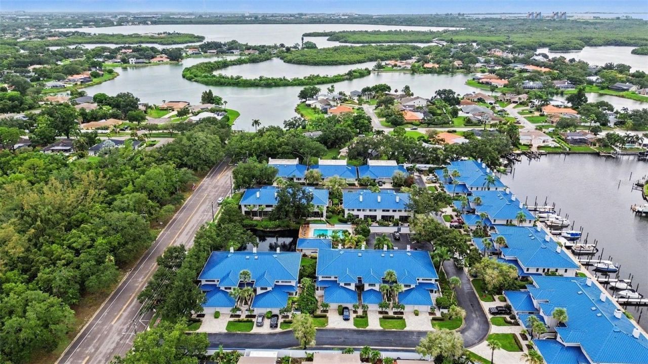 1683 Watermark Circle Ne, Saint Petersburg, FL 33702 Photo