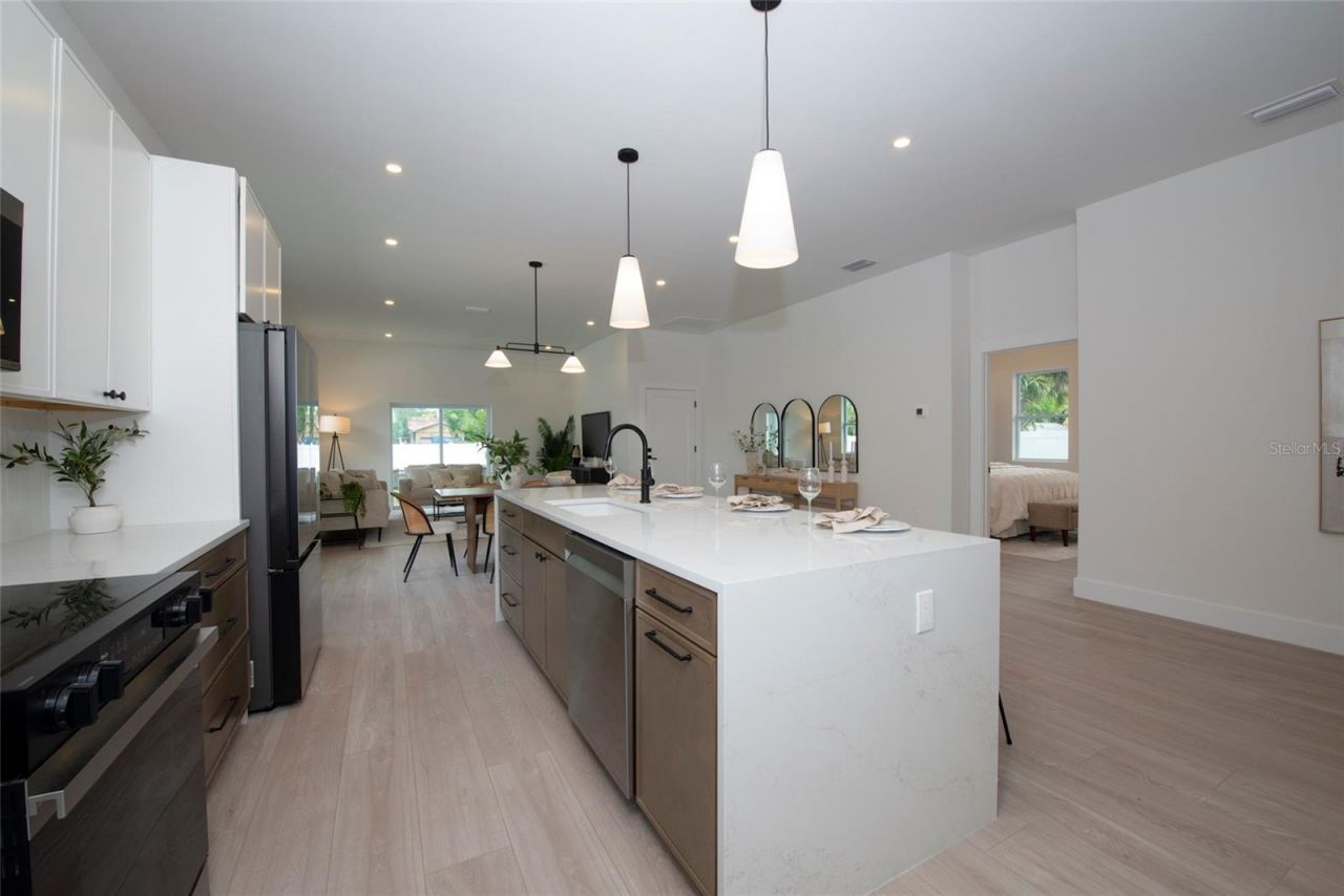 5346 2nd Avenue S, Saint Petersburg, FL 33707 Photo