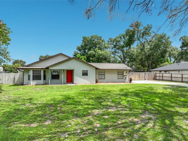 25121 ALGONQUIN AVENUE , SORRENTO, FL 32776