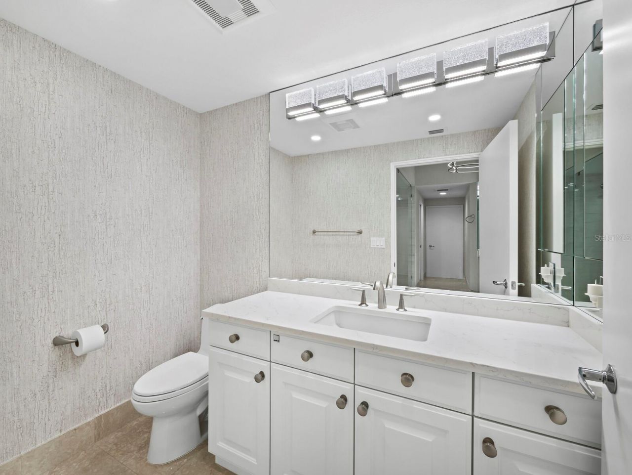 3040 Grand Bay Boulevard, Unit 225, Longboat Key, FL 34228 Photo