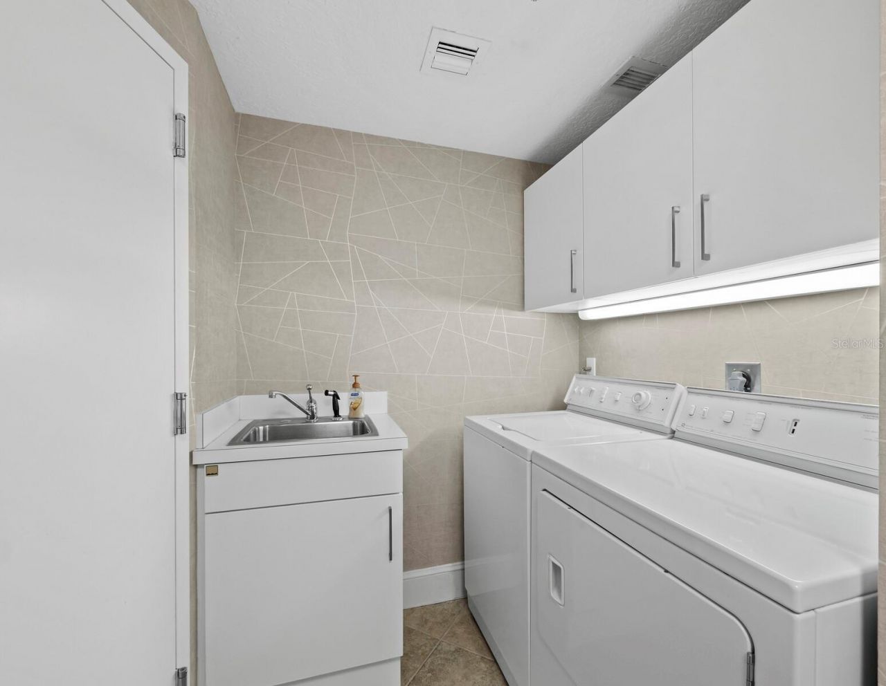 3040 Grand Bay Boulevard, Unit 225, Longboat Key, FL 34228 Photo