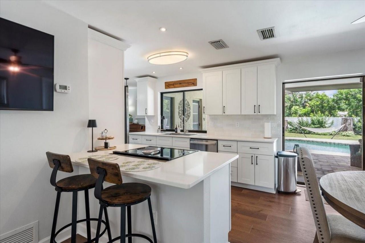 4346 Meadowland Circle, Sarasota, FL 34233 Photo