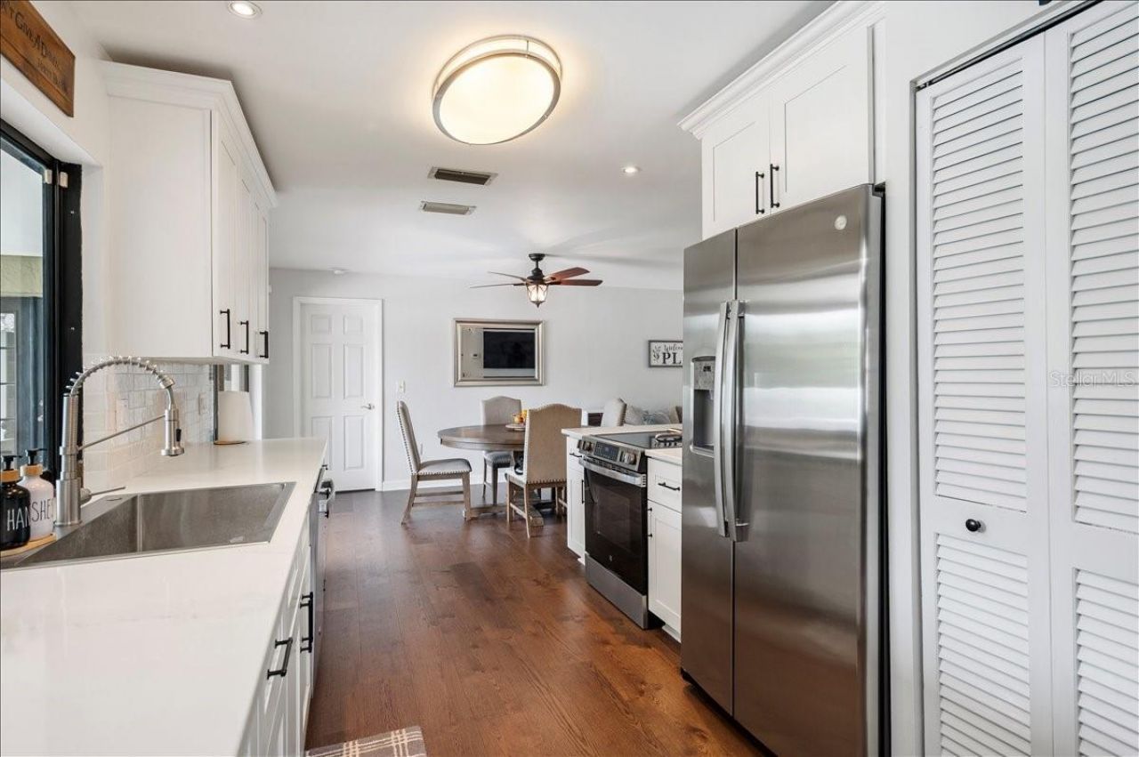 4346 Meadowland Circle, Sarasota, FL 34233 Photo