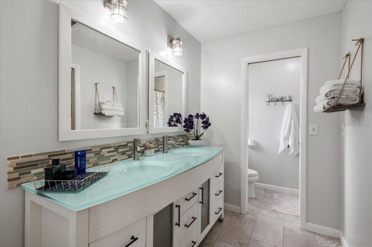 4346 Meadowland Circle, Sarasota, FL 34233 Photo