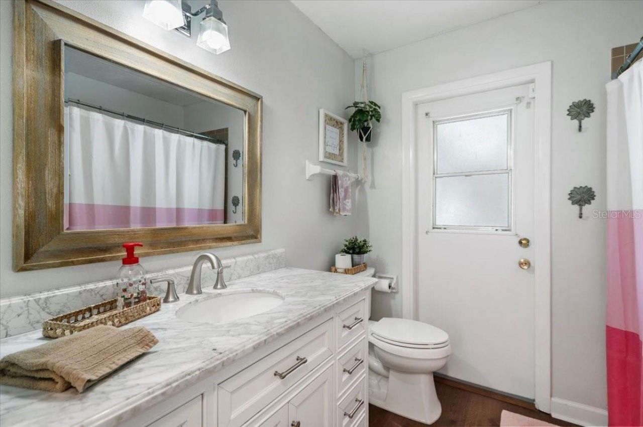 4346 Meadowland Circle, Sarasota, FL 34233 Photo
