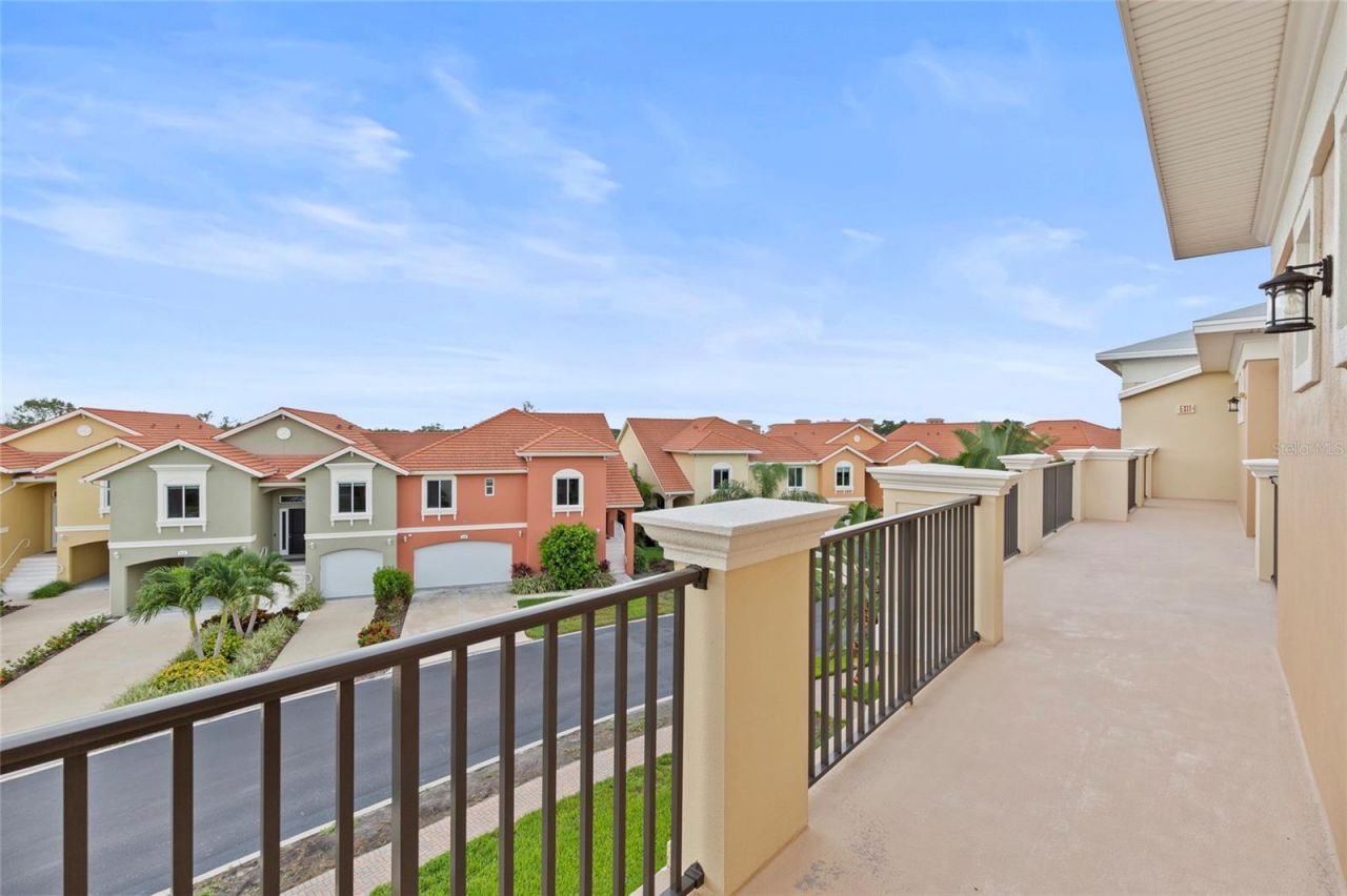 10 Franklin Court S, Unit 63C, Saint Petersburg, FL 33711 Photo