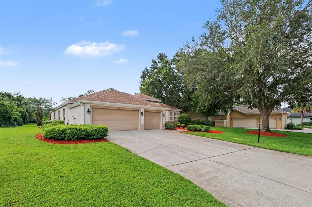 2912 Hampton Place Court, Plant City, FL 33566 Photo