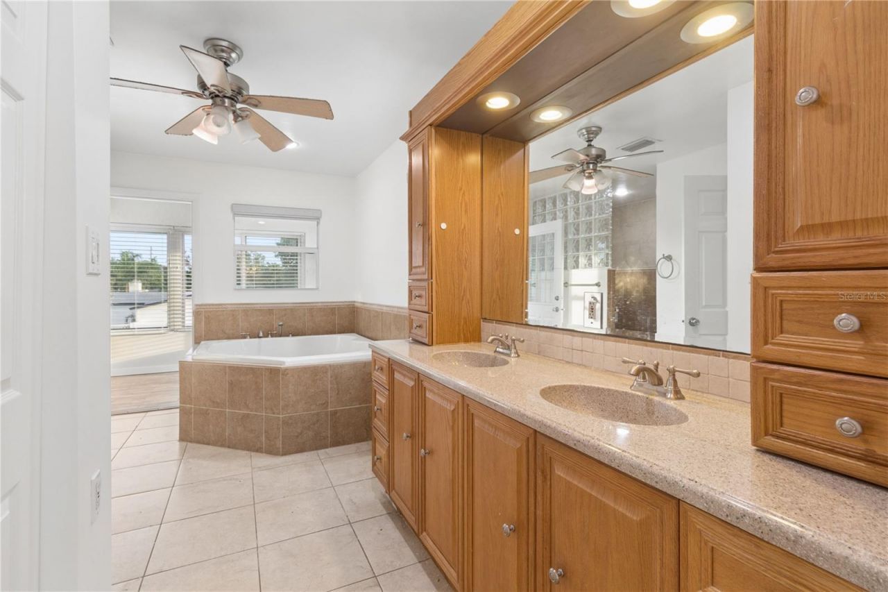 5400 Denver Street Ne, Saint Petersburg, FL 33703 Photo