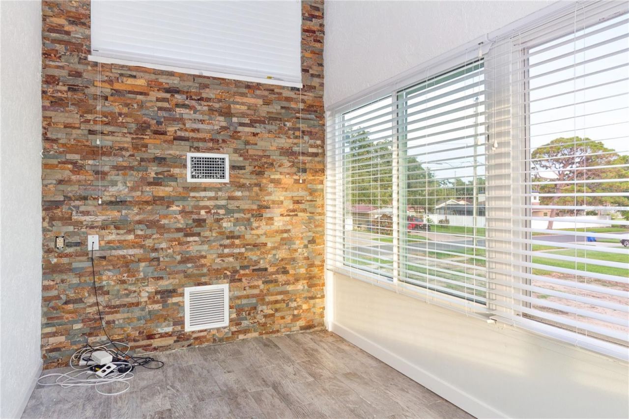 5400 Denver Street Ne, Saint Petersburg, FL 33703 Photo