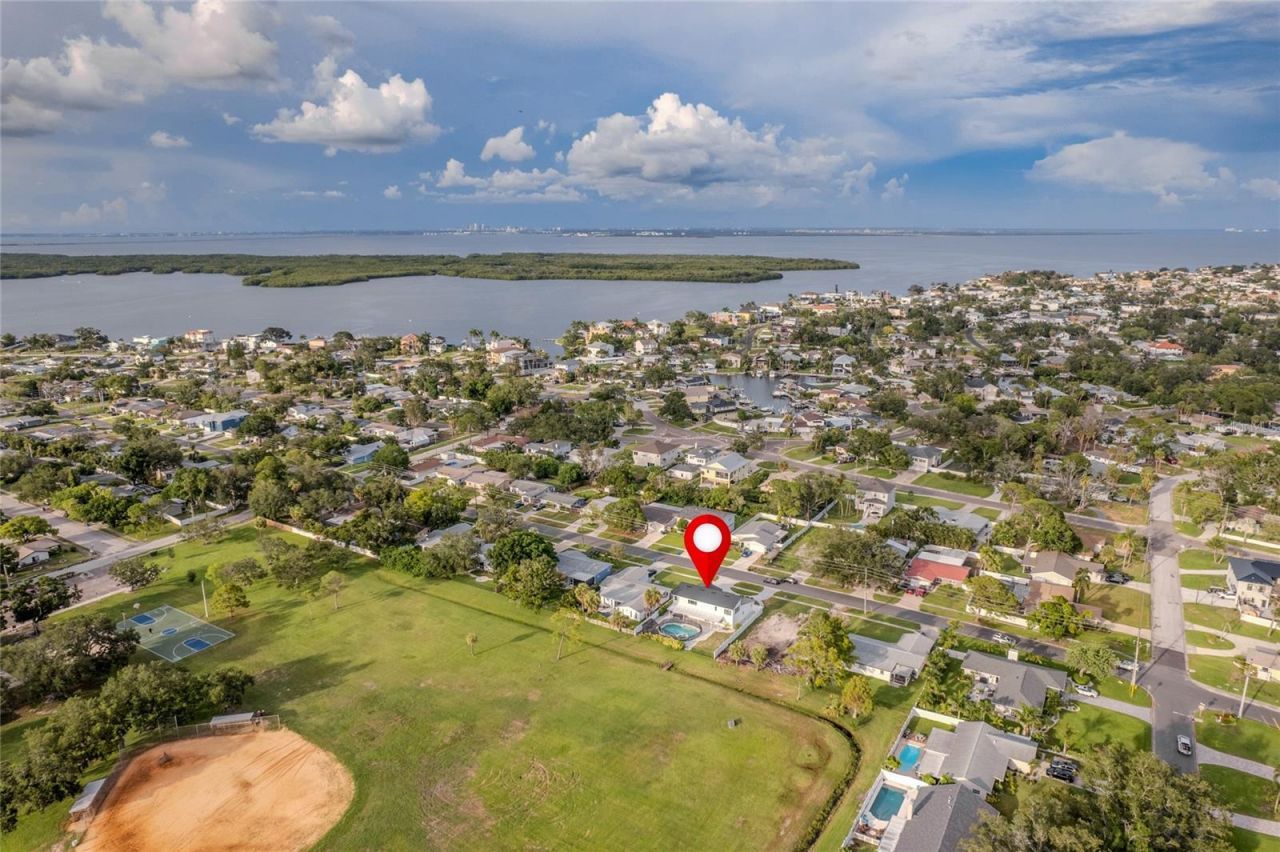 5400 Denver Street Ne, Saint Petersburg, FL 33703 Photo