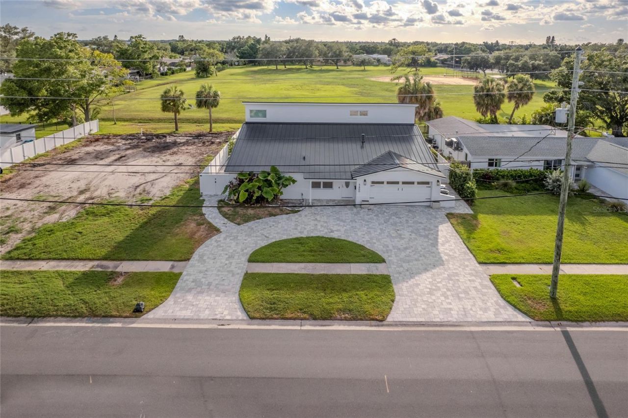 5400 Denver Street Ne, Saint Petersburg, FL 33703 Photo