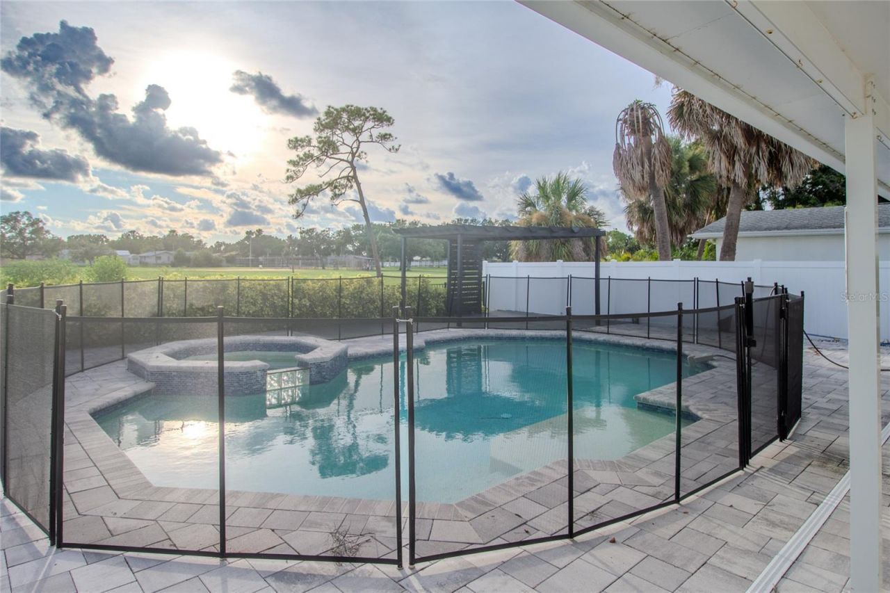 5400 Denver Street Ne, Saint Petersburg, FL 33703 Photo