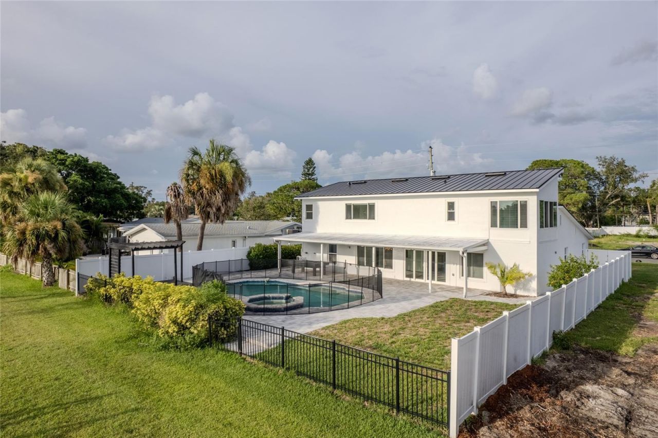 5400 Denver Street Ne, Saint Petersburg, FL 33703 Photo