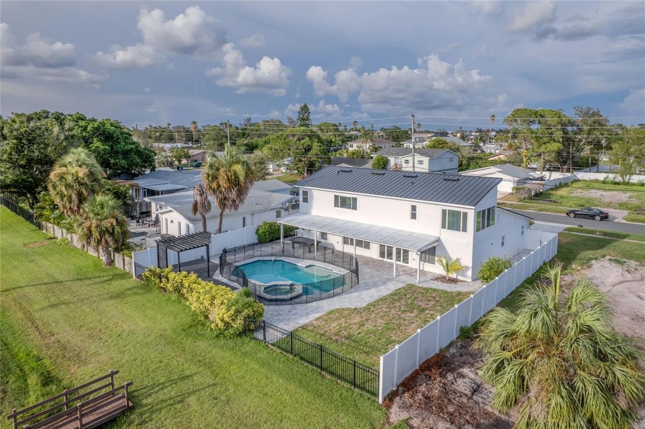 5400 Denver Street Ne, Saint Petersburg, FL 33703 Photo