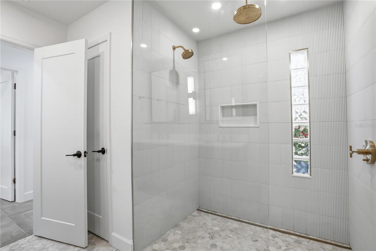 3896 42nd Avenue S, Saint Petersburg, FL 33711 Photo
