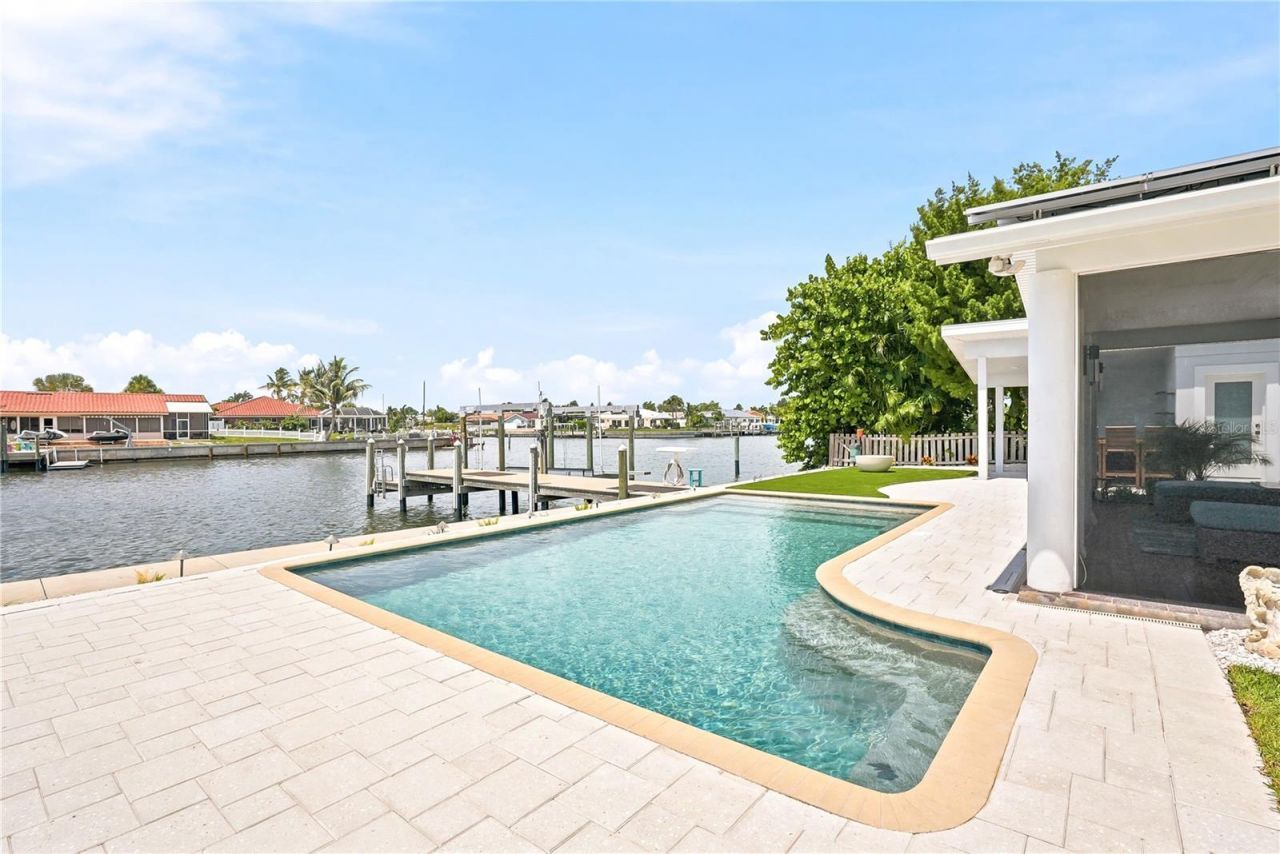 3896 42nd Avenue S, Saint Petersburg, FL 33711 Photo