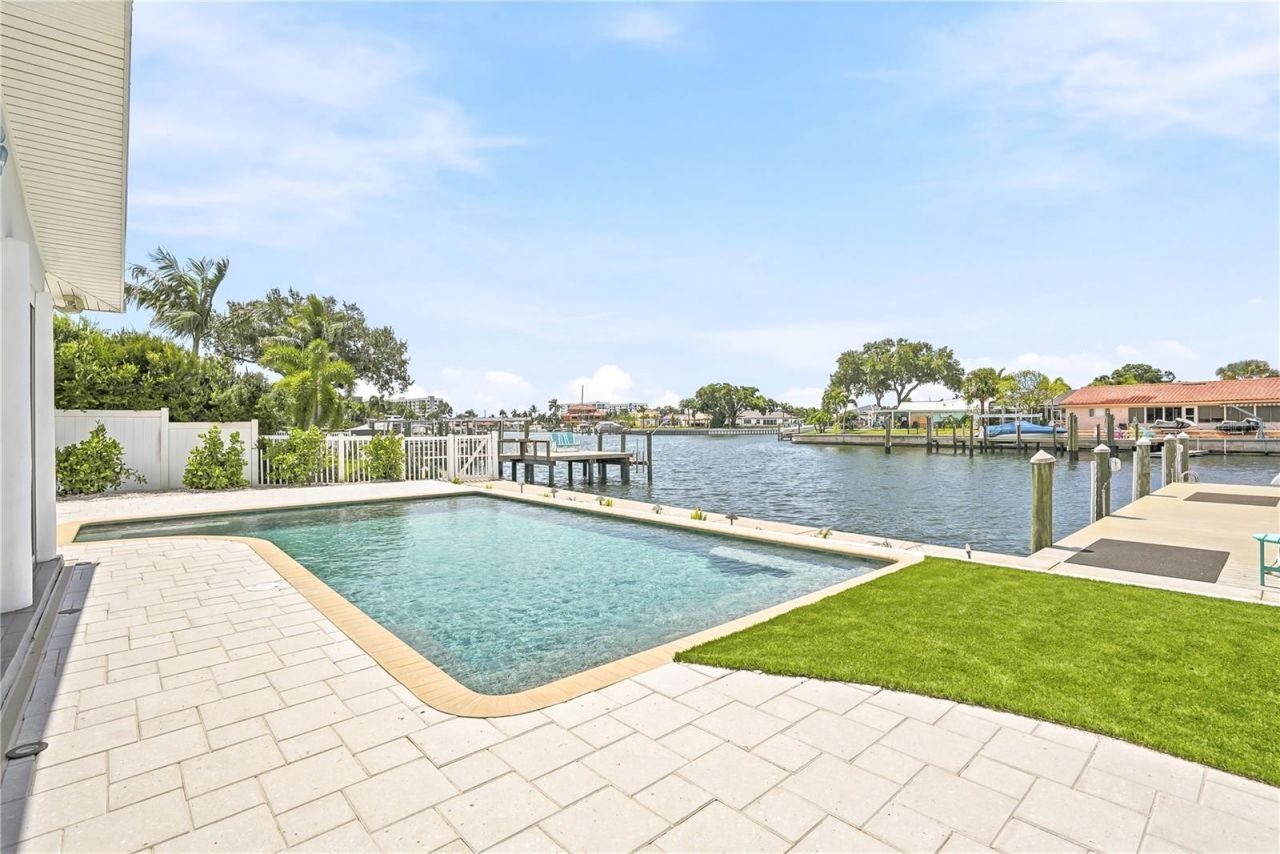 3896 42nd Avenue S, Saint Petersburg, FL 33711 Photo