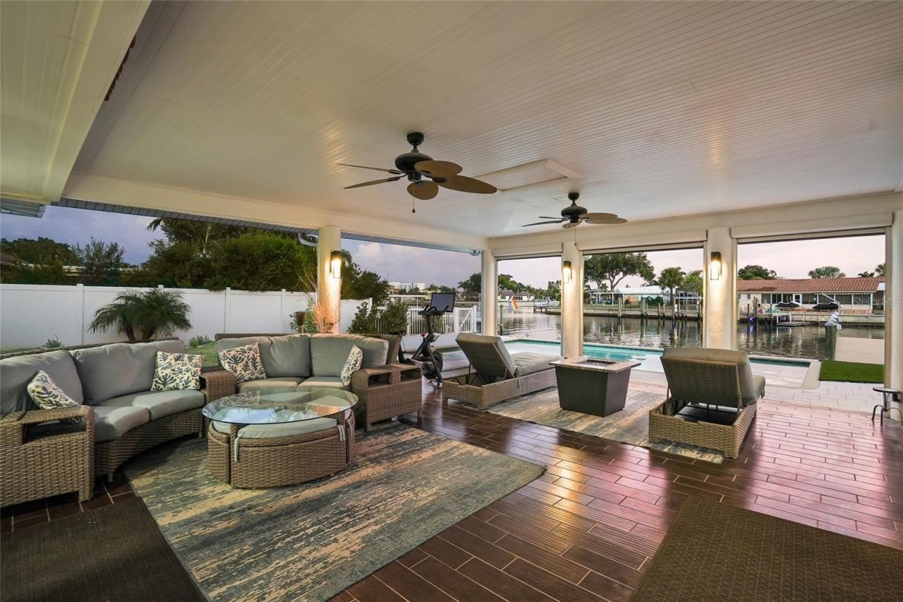 3896 42nd Avenue S, Saint Petersburg, FL 33711 Photo
