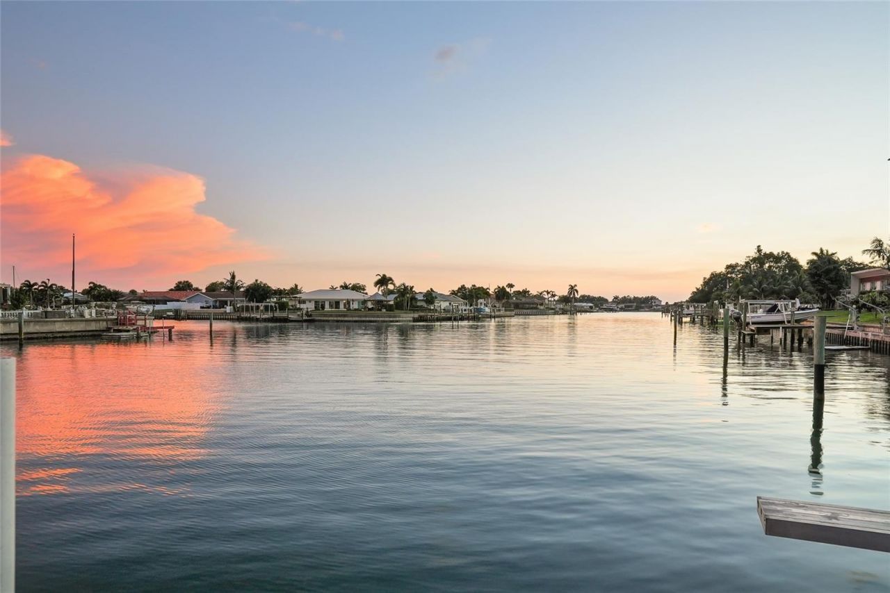 3896 42nd Avenue S, Saint Petersburg, FL 33711 Photo