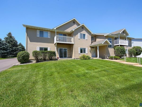 4801 S Oxbow Ave, Unit #101, Sioux Falls, SD 57106