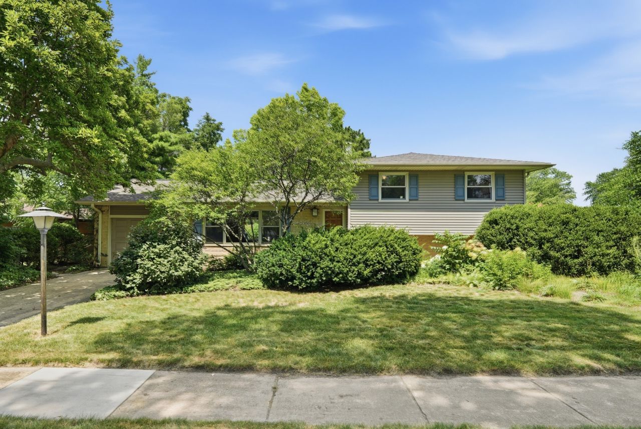 742 E Baldwin Road , Palatine, IL 60074