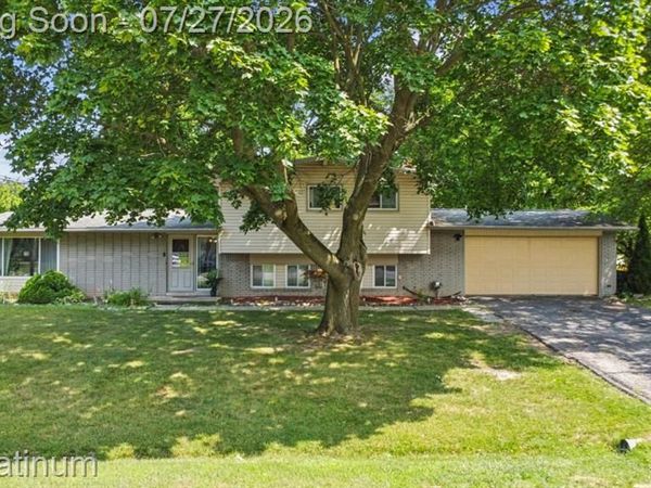 32312 W Wayburn Street, Farmington Hills, MI 48334