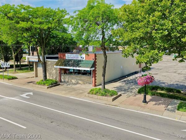5637 Middlebelt Road , Garden City, MI 48135