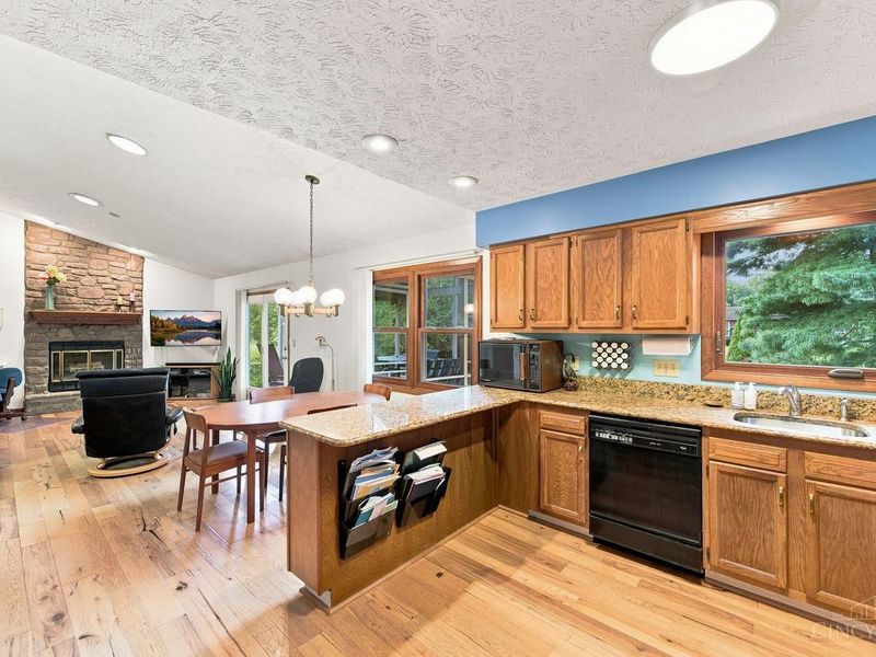 9233 Meadow Drive, Maineville, OH 45039 Photo 9