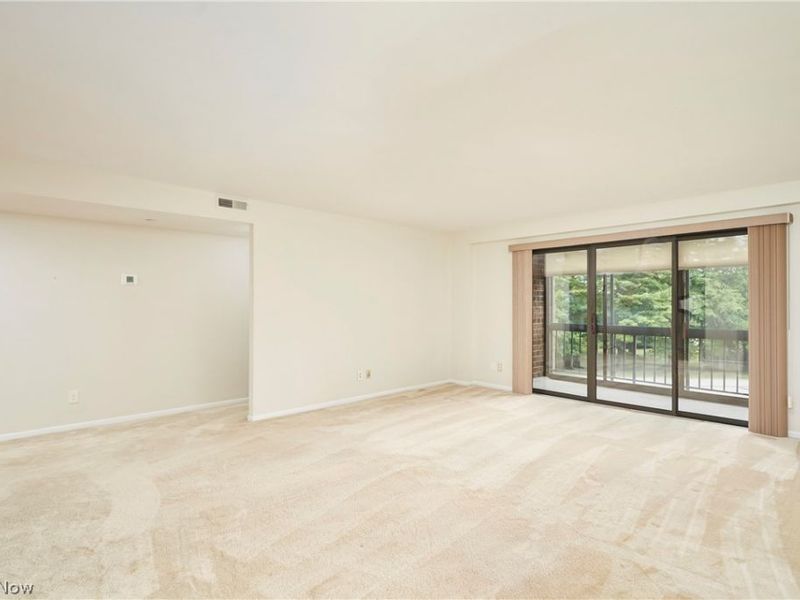 160 Fox Hollow Drive, Unit 306, Mayfield Heights, OH 44124 Photo 4