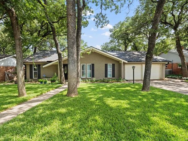 1217 W Redbud Drive , Hurst, TX 76053