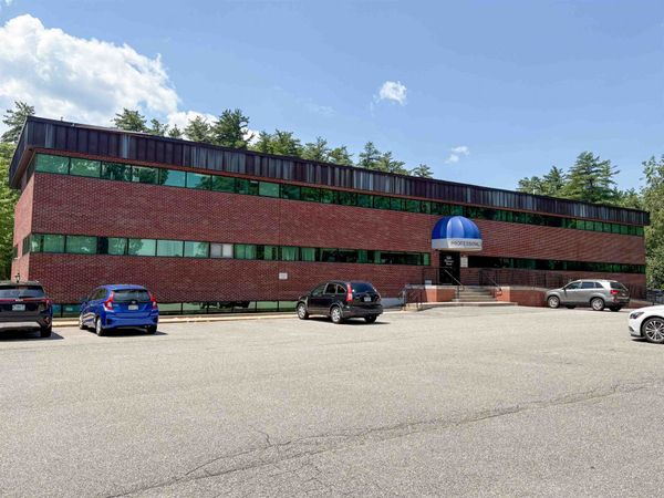 166 Plaistow Rd Highway, Units 1 & 2, Plaistow, NH 03865