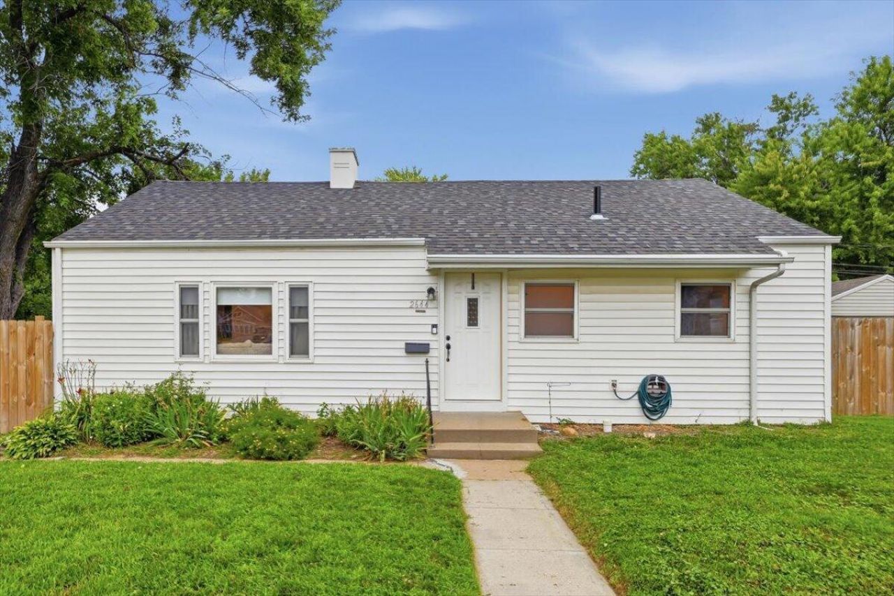 2644 Avenue G, Council Bluffs, IA 51501 Main Photo